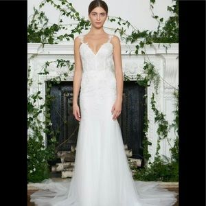 Monique Lhuillier dulce v-neck tulle wedding gown
